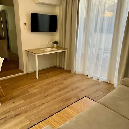 Casa Silvia, Bilocale Nuovo A 100 Mt Dal Mare Διαμέρισμα *