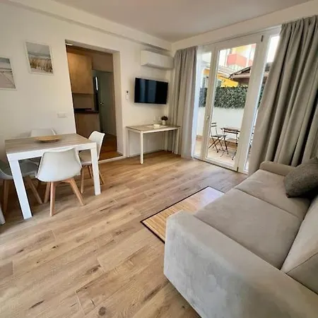 Casa Silvia, Bilocale Nuovo A 100 Mt Dal Mare Διαμέρισμα Ριτσιόνε