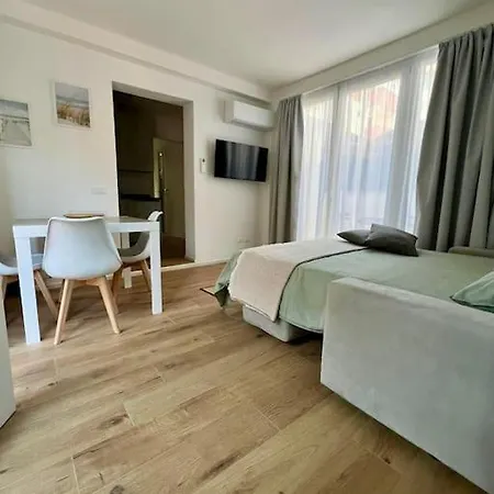 Casa Silvia, Bilocale Nuovo A 100 Mt Dal Mare * Ριτσιόνε