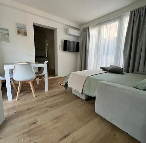 Casa Silvia, Bilocale Nuovo A 100 Mt Dal Mare Apartamento