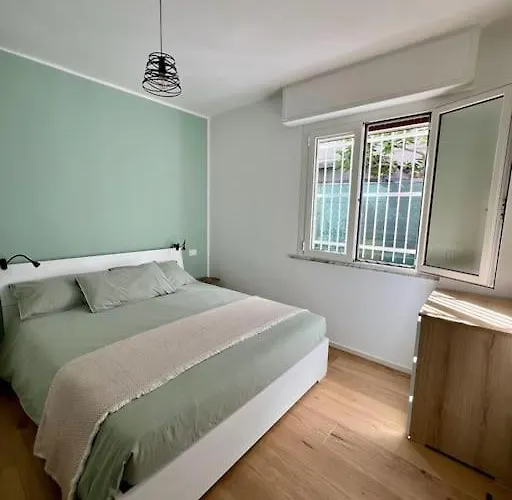 Casa Silvia, Bilocale Nuovo A 100 Mt Dal Mare Апартаменты *