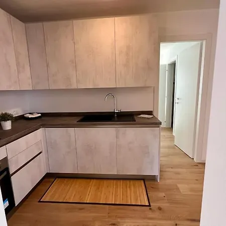 Casa Silvia, Bilocale Nuovo A 100 Mt Dal Mare * Riccione