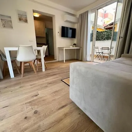 公寓 Casa Silvia, Bilocale Nuovo A 100 Mt Dal Mare