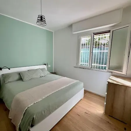 Casa Silvia, Bilocale Nuovo A 100 Mt Dal Mare 公寓 *