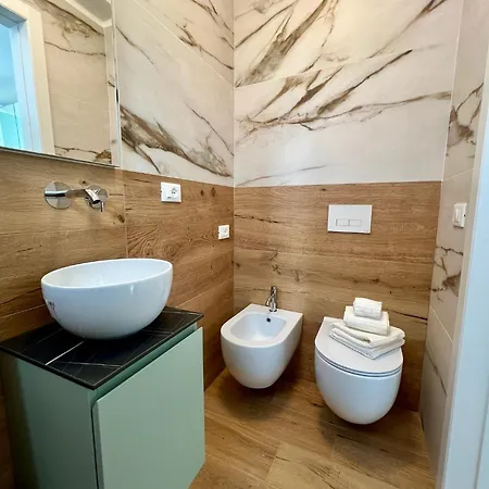 Casa Silvia, Bilocale Nuovo A 100 Mt Dal Mare * Риччоне