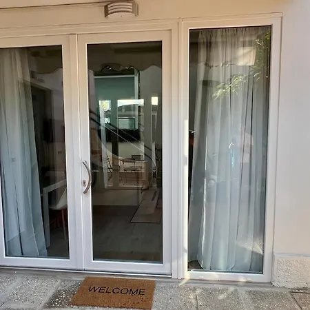 Casa Silvia, Bilocale Nuovo A 100 Mt Dal Mare * Риччоне