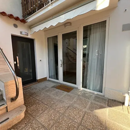 Casa Silvia, Bilocale Nuovo A 100 Mt Dal Mare Риччоне